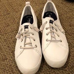 Sperry Crest Vibe Sneaker BRAND NEW